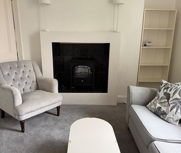 2 Bed Flat, Piersfield Grove, EH8 - Photo 2