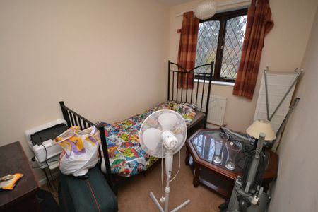 References Pending - 2 bed Mid Terraced House - Photo 5