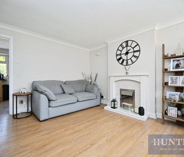 3 bedroom House To Let - Photo 2