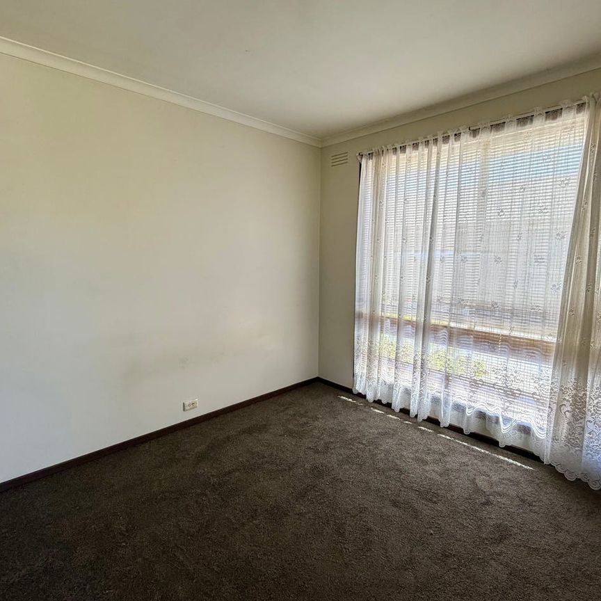 Low-Maintenance Two-Bedroom Home in Convenient Corio Location! - Photo 1