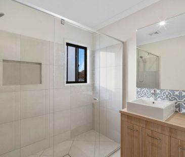 36 Angophora Street, Carseldine QLD, Belconnen - Photo 6