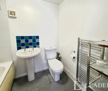 1 bedroom flat to rent - Photo 6