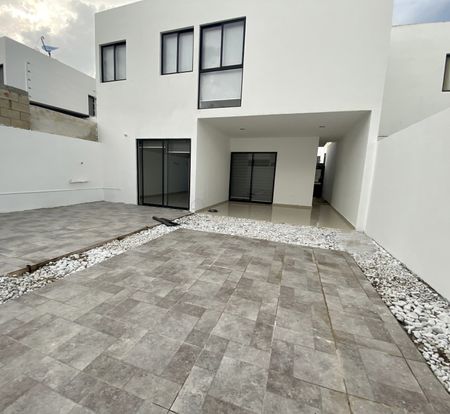 Se renta casa sin muebles, de 3 recámaras, ubicada en Floresta. - Photo 2