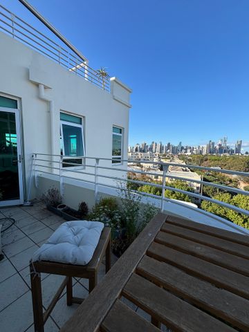 Port Melbourne - Photo 4