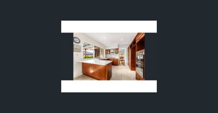 Stylish 4-Bedroom Family Living in the Viewbank College Zone - Photo 3