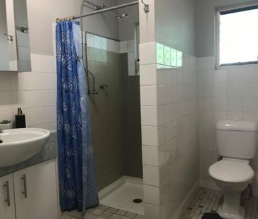 Charming 1-Bedroom Unit with Courtyard – Quiet City Living - Photo 1