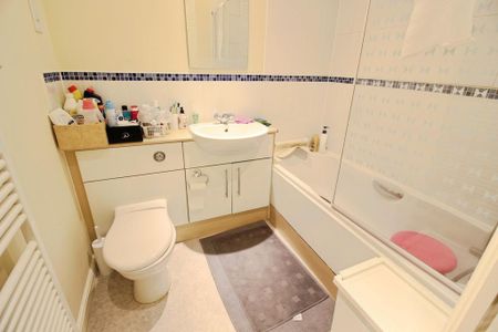 2 bedroom flat to rent - Photo 4