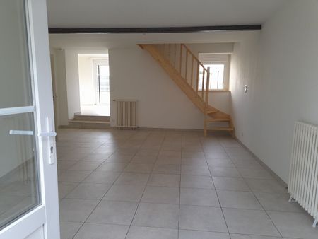 Location Maison 6 pièces 103m² - Photo 2