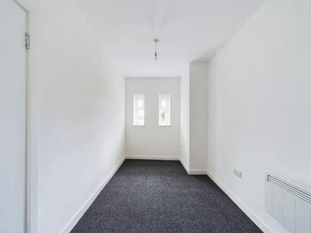 Bank House, Oldbury Road, Tewkesbury, GL20 - Photo 5