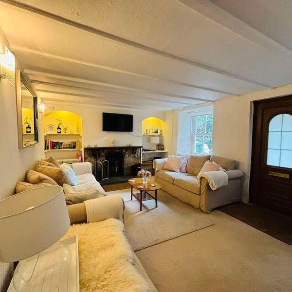 St. Hilary, Penzance, TR20 - Photo 1