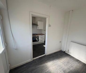 Avenue Road - Photo 5