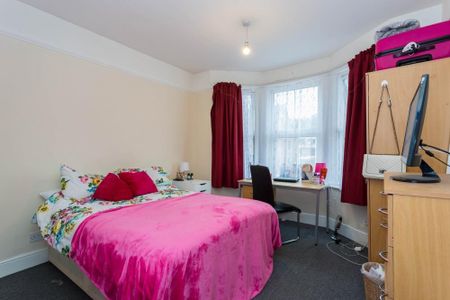 5 bedroom house to rent - Photo 2