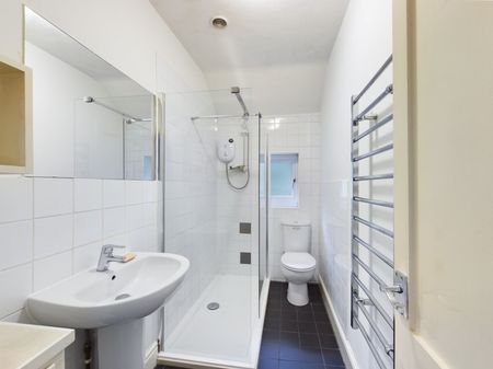 St Cyrils Road, Stonehouse, GL10 - Photo 5