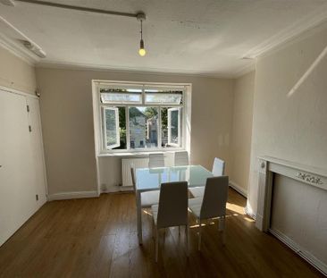 3 bedroom flat to rent - Photo 4