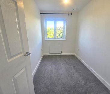 3 bedroom link detached house to rent - Photo 2
