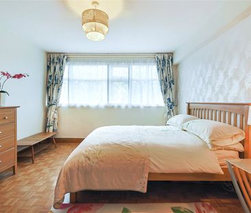 Putney Hill, London, SW15 6BE - Photo 2