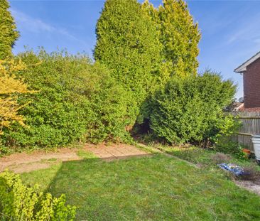 2 bedroom Maisonette in Mallow Park, Maidenhead - Photo 6