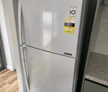 FULLY FURNISHED LUXURY 2 BEDROOM + STUDY TOWNHOUSE WITH 2 CARSPACES - Photo 6