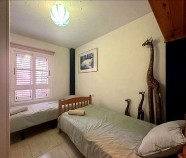 Luxury Apartment for rent in Callao Salvaje, Spain - Photo 4