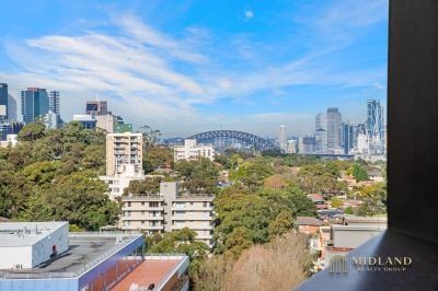 Luxury 2 Bedroom with Harbour Bridge View - Photo 3