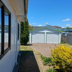 Genuine Long Term Rental - Marvelous Richmond Heights Location - Photo 2