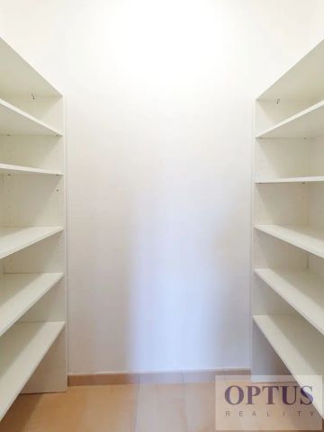 P5 Jinonice, ul. Břežánecká, částečně zař. moderní byt 3 + k.k., 2x balkon, 103 m - Photo 5