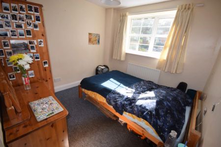 To Rent Queens Road, Town Centre, Bournemouth, BH2 £1,815 pcm Tenancy Info - Photo 4