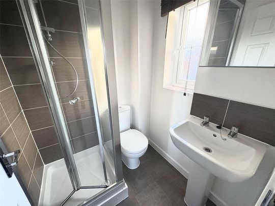 3 bedroom semi-detached house to rent - Photo 1