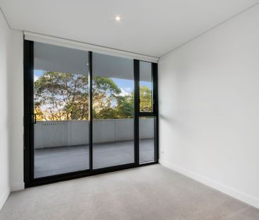 Embassy Residences - Photo 4