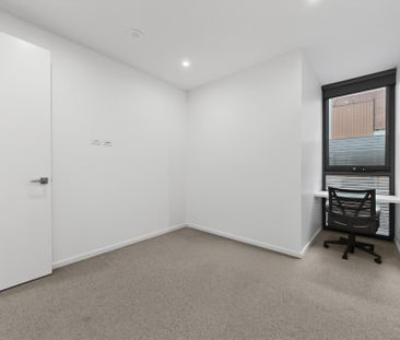 Comfort and Convenience on Mt Alexander Road - Photo 4