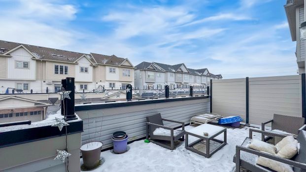 For Lease - 7 Cornerside Way, Whitby, Ontario - Photo 1