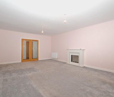 4 bedroom detached bungalow to rent - Photo 1