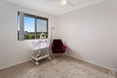 Spacious Family Home - Photo 4