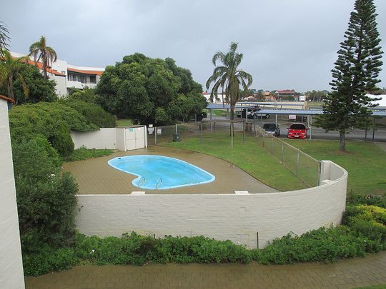 3X1 UNIT OPPOSITE WARNBRO BEACH!!! - Photo 1