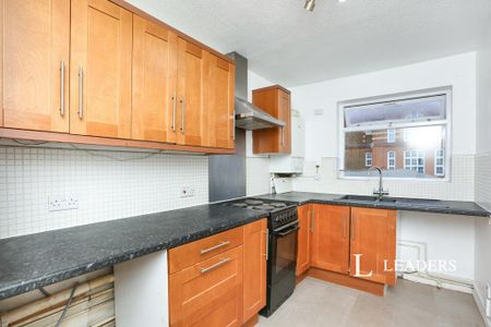 2 bedroom flat to rent - Photo 4