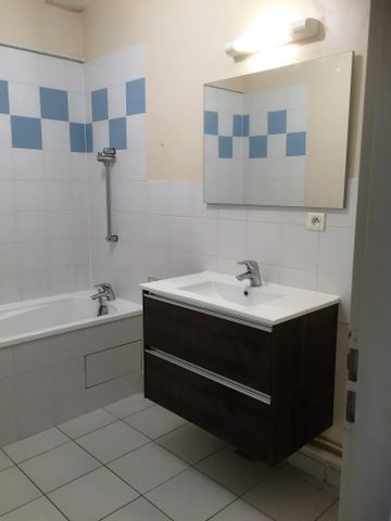Location Appartement 3 pièces 60m² DOMPIERRE SUR MER 17139 - Photo 3