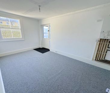 4 bedroom terraced house to rent - Photo 1