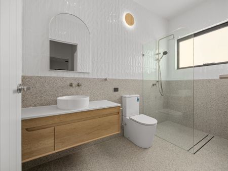 30 Tyson Street, White Rock QLD 4306 - House For Rent | Domain - Photo 3