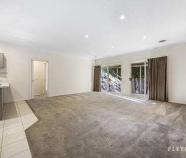 Spacious 2 Bedroom Unit Close to the Western Freeway! - Photo 6