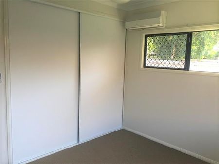 LOVELY 3 BEDROOM 2 BATHROOM HOME IN DOUGLAS - Photo 3