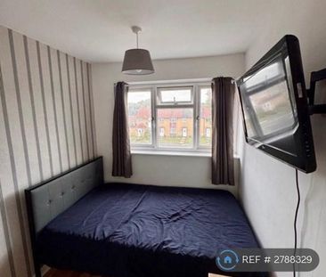 1 bedroom in a house share to rent - Photo 1