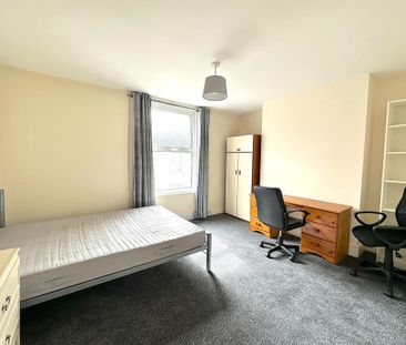 5 bedroom terraced house to rent - Photo 1