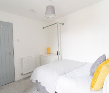 Stansted #72 - Photo 5