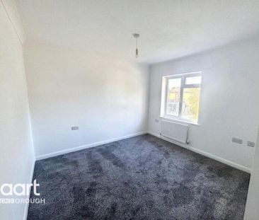 4 bedroom semi-detached house to rent - Photo 1