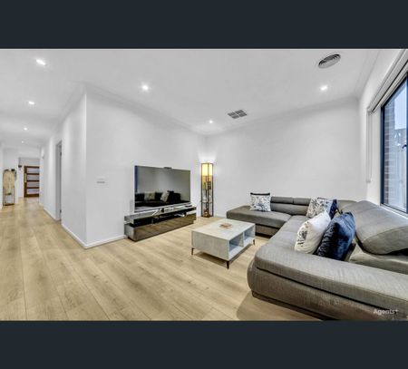 9 Nankeen Way, Tarneit, Vic 3029 - Photo 3