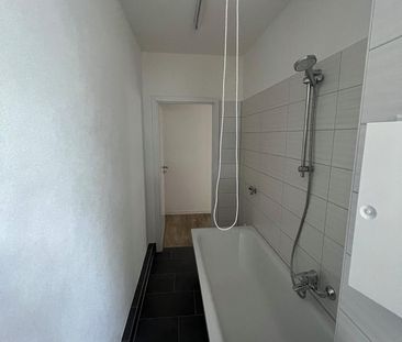 Einziehen & Wohlfühlen: schöne 2- Raumwohnung mit Balkon im EG - Photo 4