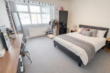 3 bedroom terraced house to rent - Photo 4