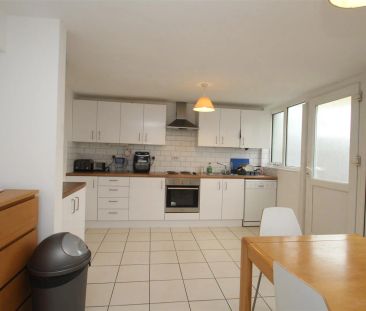 The Glen, Hemel Hempstead, HP2 6EL, Hertfordshire - Photo 5