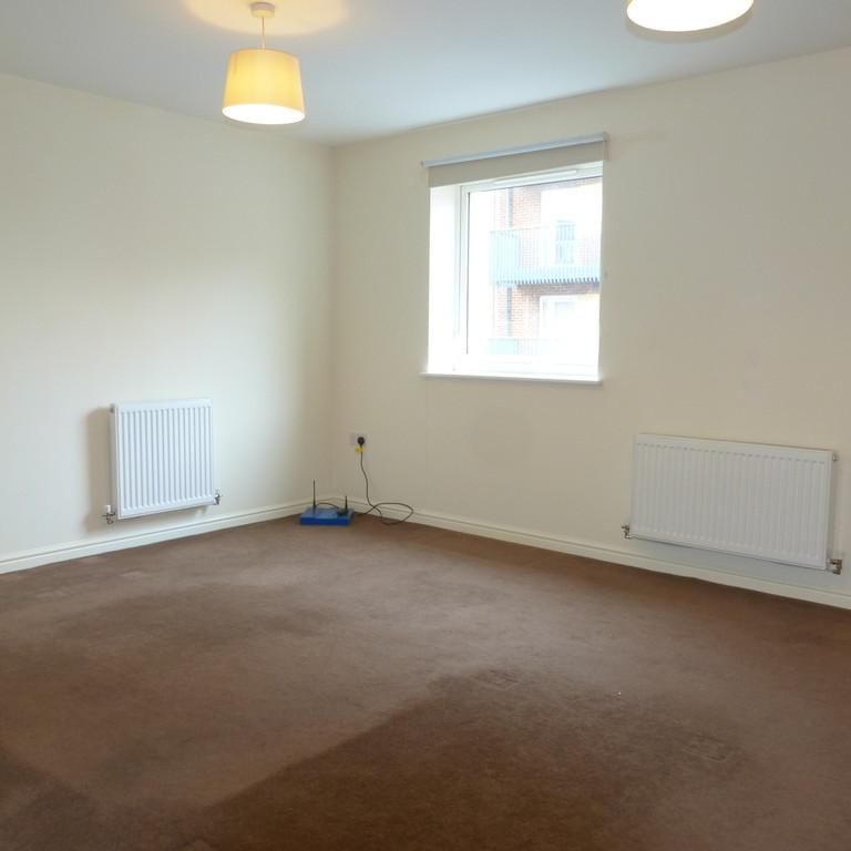 1 bedroom ground floor flat to rent - Photo 1