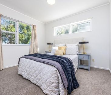 Beautifully Renovated Home in a Prime Onehunga Location - Photo 3